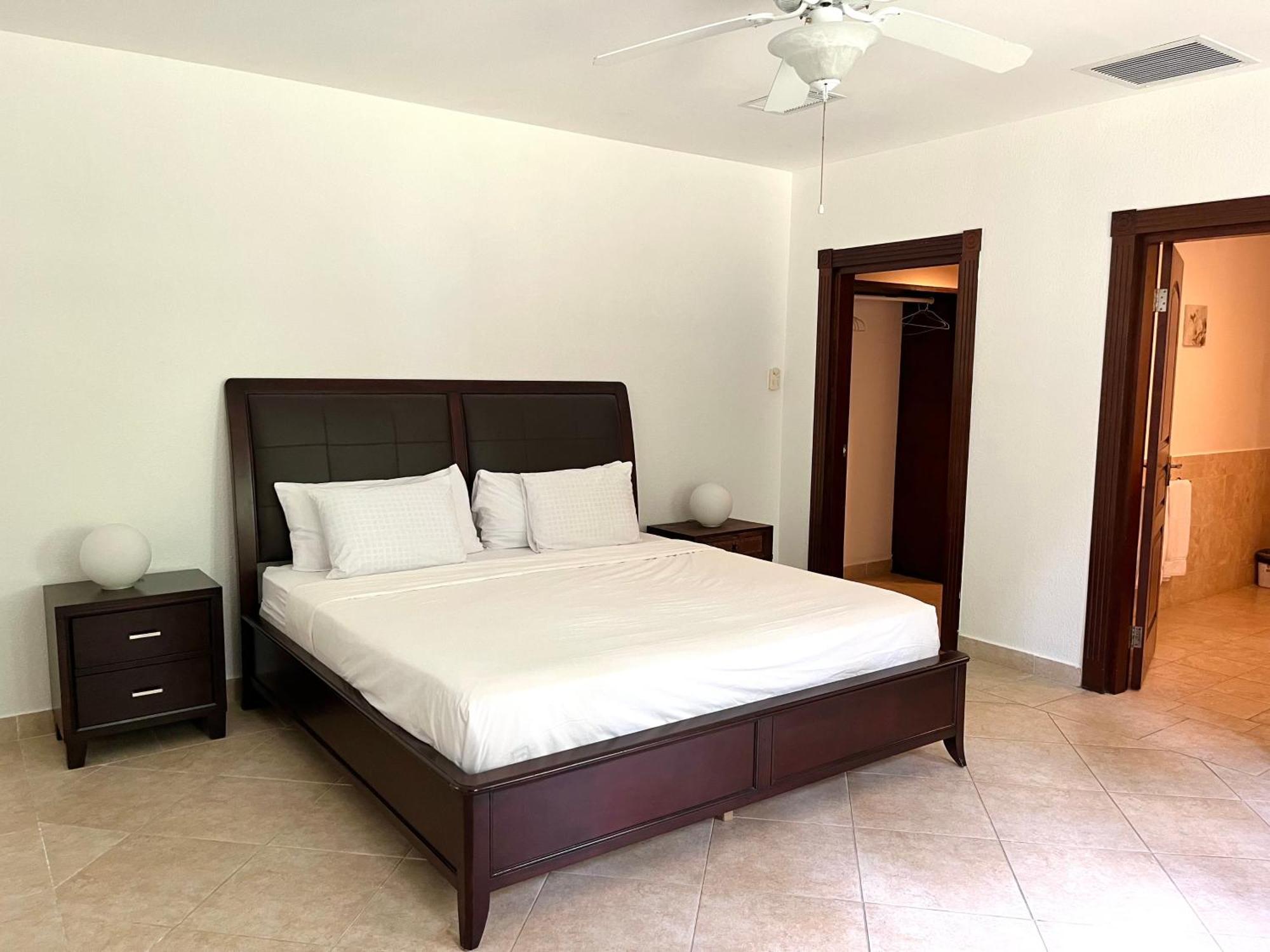 The Hotel Porto Cupecoy Philipsburg  Exterior photo